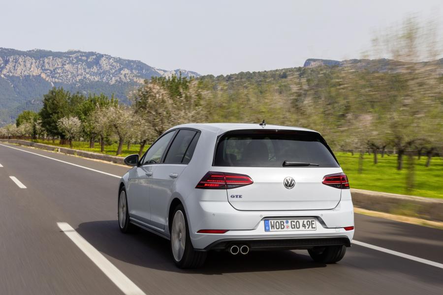  Volkswagen Golf GTE 2017 года  (WW) (фото 26 из 43)